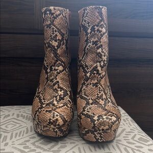 Steve Madden Grate Boots